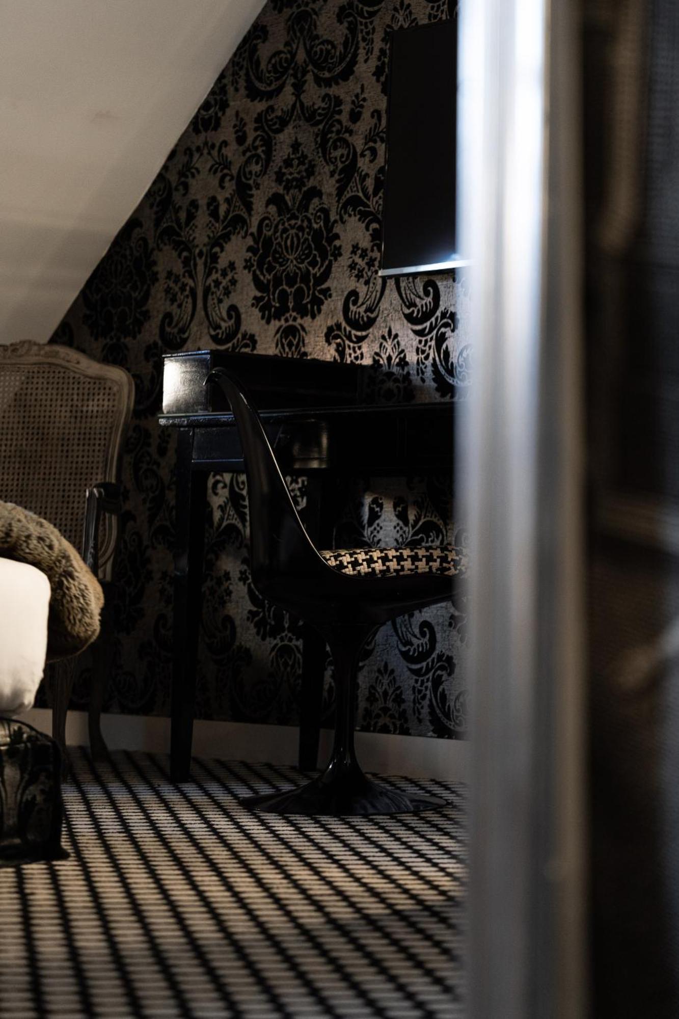 Hotel du Petit Moulin Paris Extérieur photo